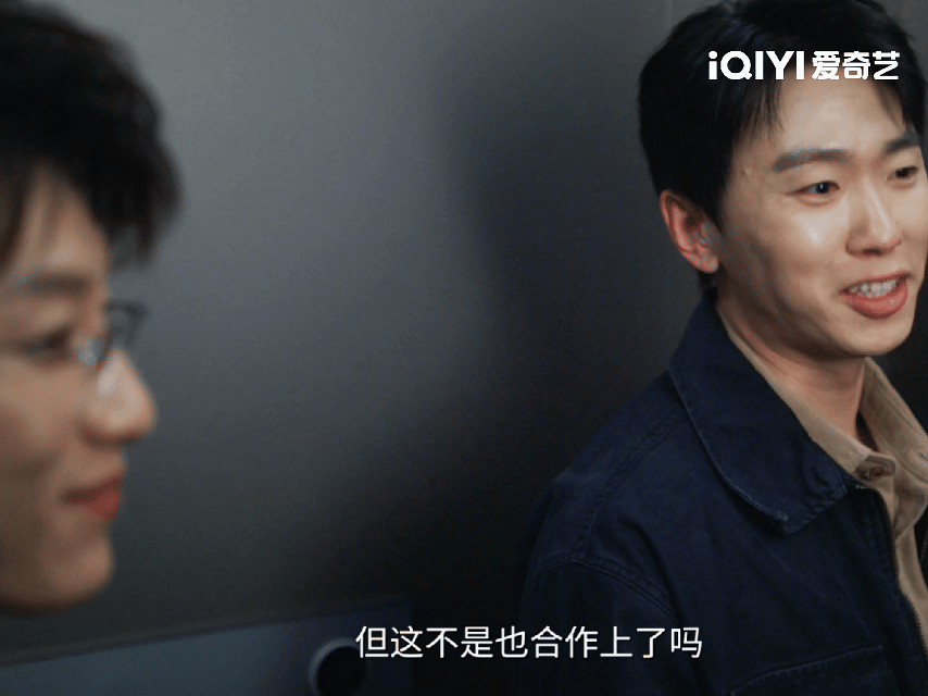 表面按电梯实则背后抱 裴轸的克制全是装的！看似从容，实则每一步都在靠近胡羞，按电