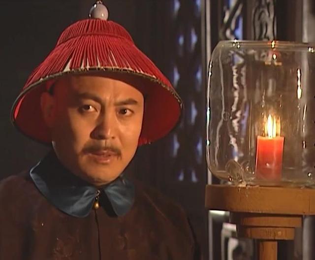 💥康熙最怕的汉人：33岁没带一兵，靠“算账”平定西北！史书不敢写全，但新出土石