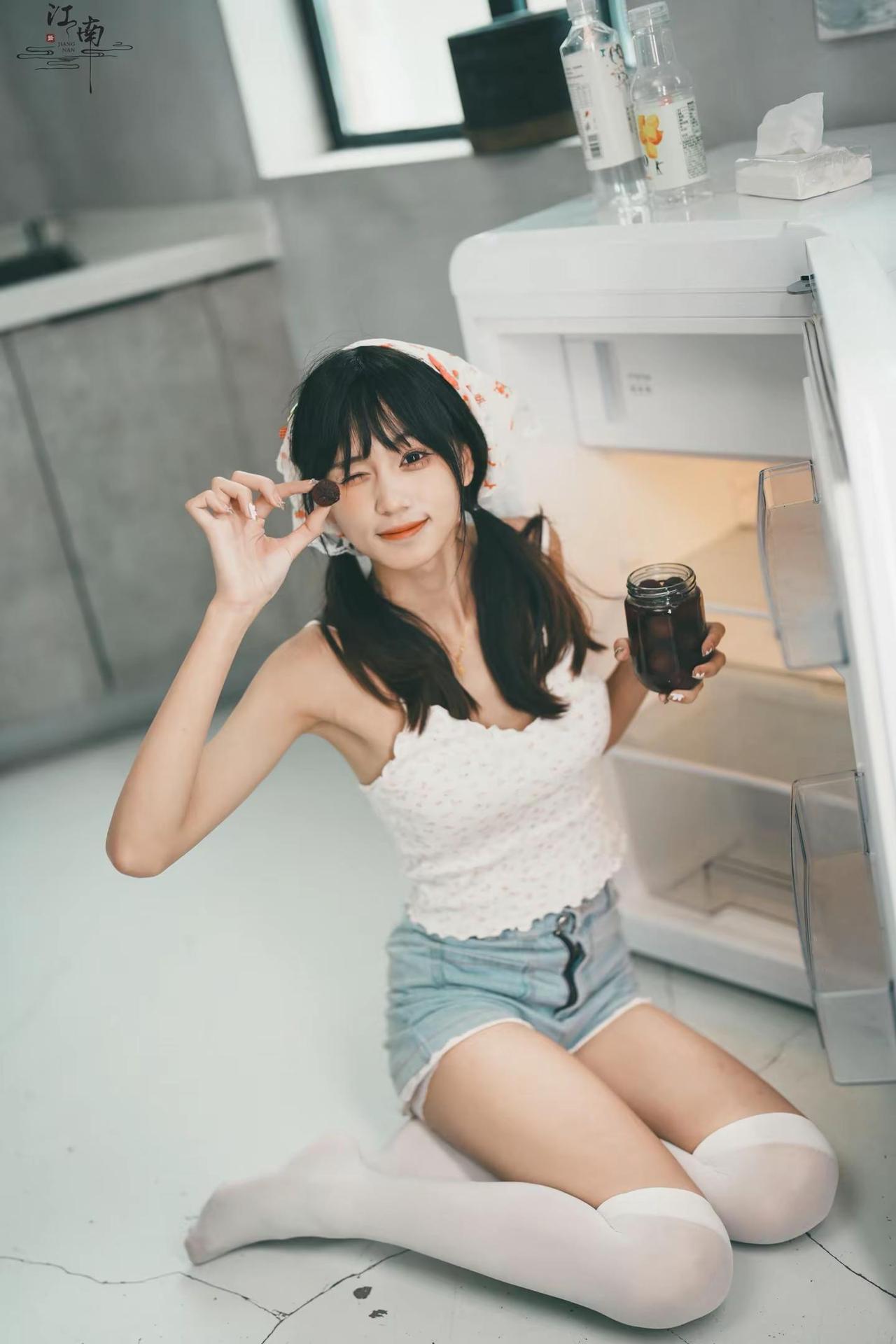 索尼拍照是不是不好看啊。拍照从不批腿 摄影 摄影约拍 居家人像