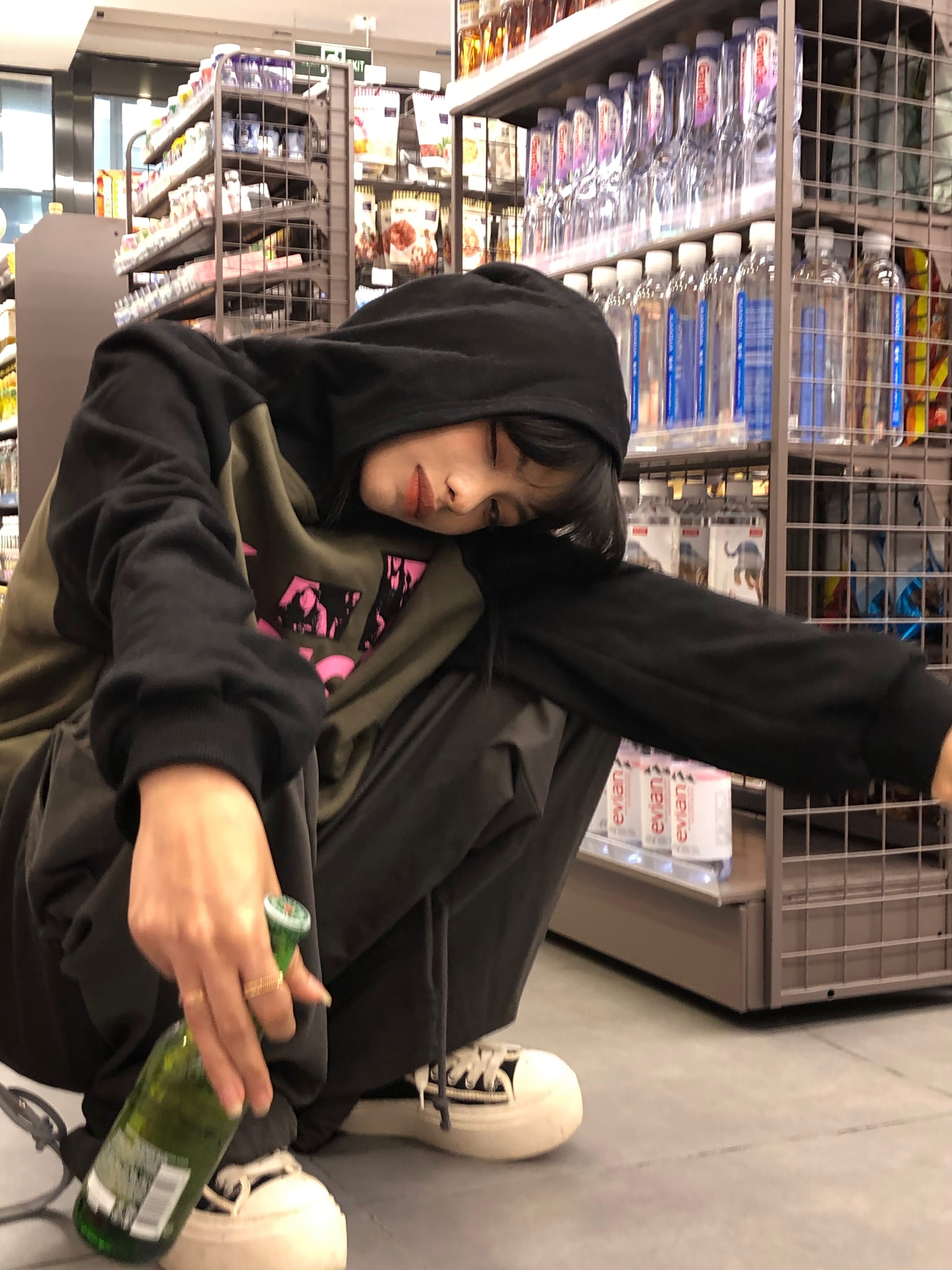 感觉是女生会喜欢的类型（滑个姐妹穿同款卫衣[耶] 