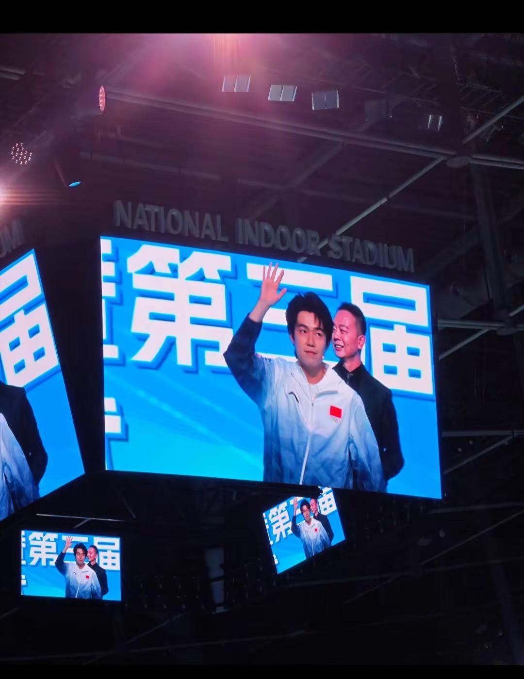 “大家好，我是王楚钦 我代表年轻一代的运动员们表个态，前辈们的光荣传统我们一定会