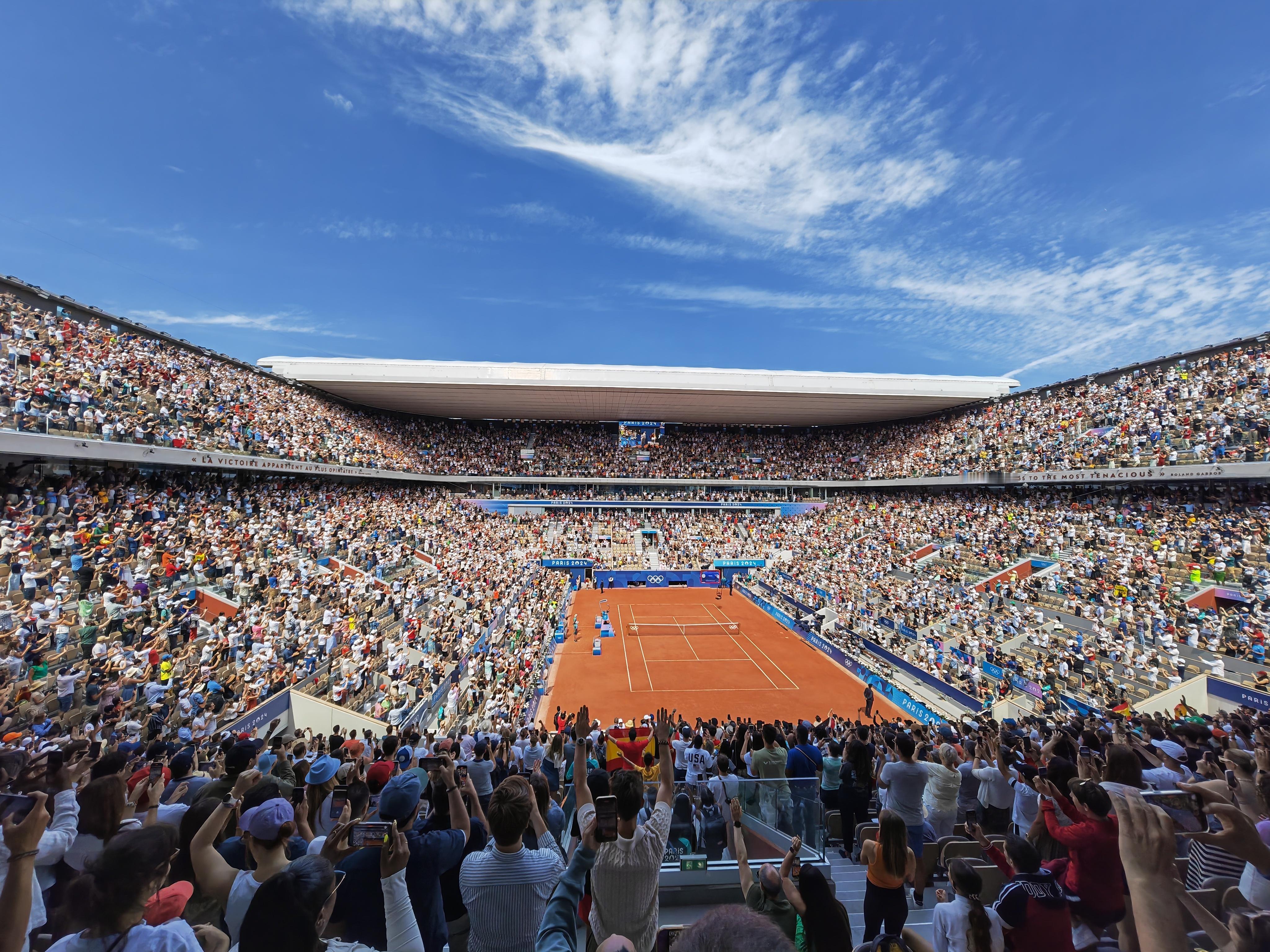 在昨天双打比赛结束仅仅18个小时之后，纳达尔再次踏上菲利普-夏蒂埃球场出战奥运会