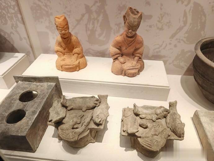 成都博物馆藏汉代庖厨俑，看看汉代都吃的是什么肉？猪，狗，鱼，鸡鸭，还有的看不清楚
