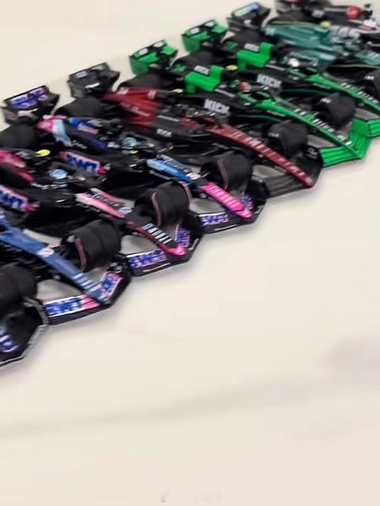 11岁小学生买90款车模型被称懂车弟巧了不是，我和1-岁的小学生爱好一样，真的太