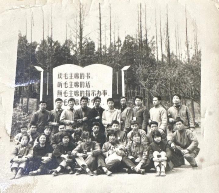 小小一照片
片片记真情