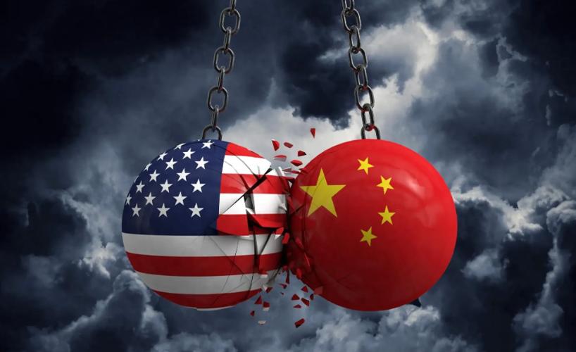 中美之间，已经没有回头路了。美国手里的绳子，已经勒住中国经济的咽喉；而中国手里的