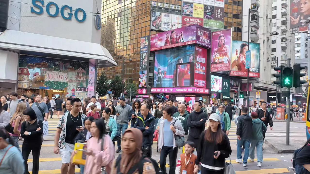 香港铜锣湾人流如鲫，地铺租金高昂令人咋舌。以旺圈渣甸坊144元／英尺每月成交为例