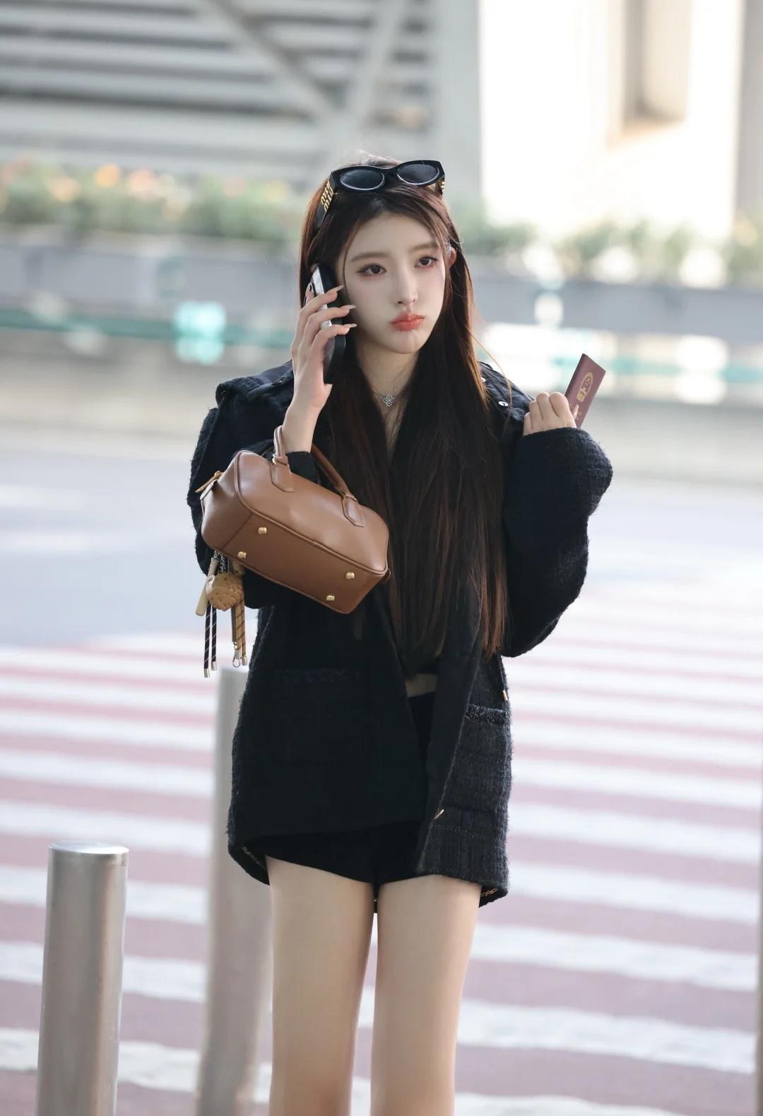 关于我约了一个退役站姐📷
退役站姐拍照 明星不止AB面 表演生