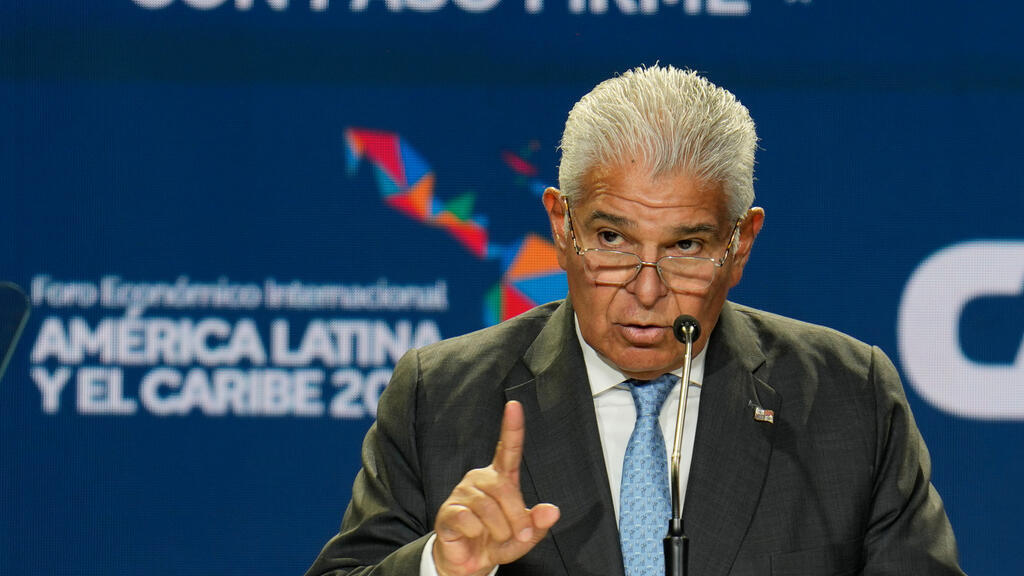 巴拿马总统穆利诺紧急灭火，公开表示无意与中国发生摩擦，希望紧张局势降温。此前巴方