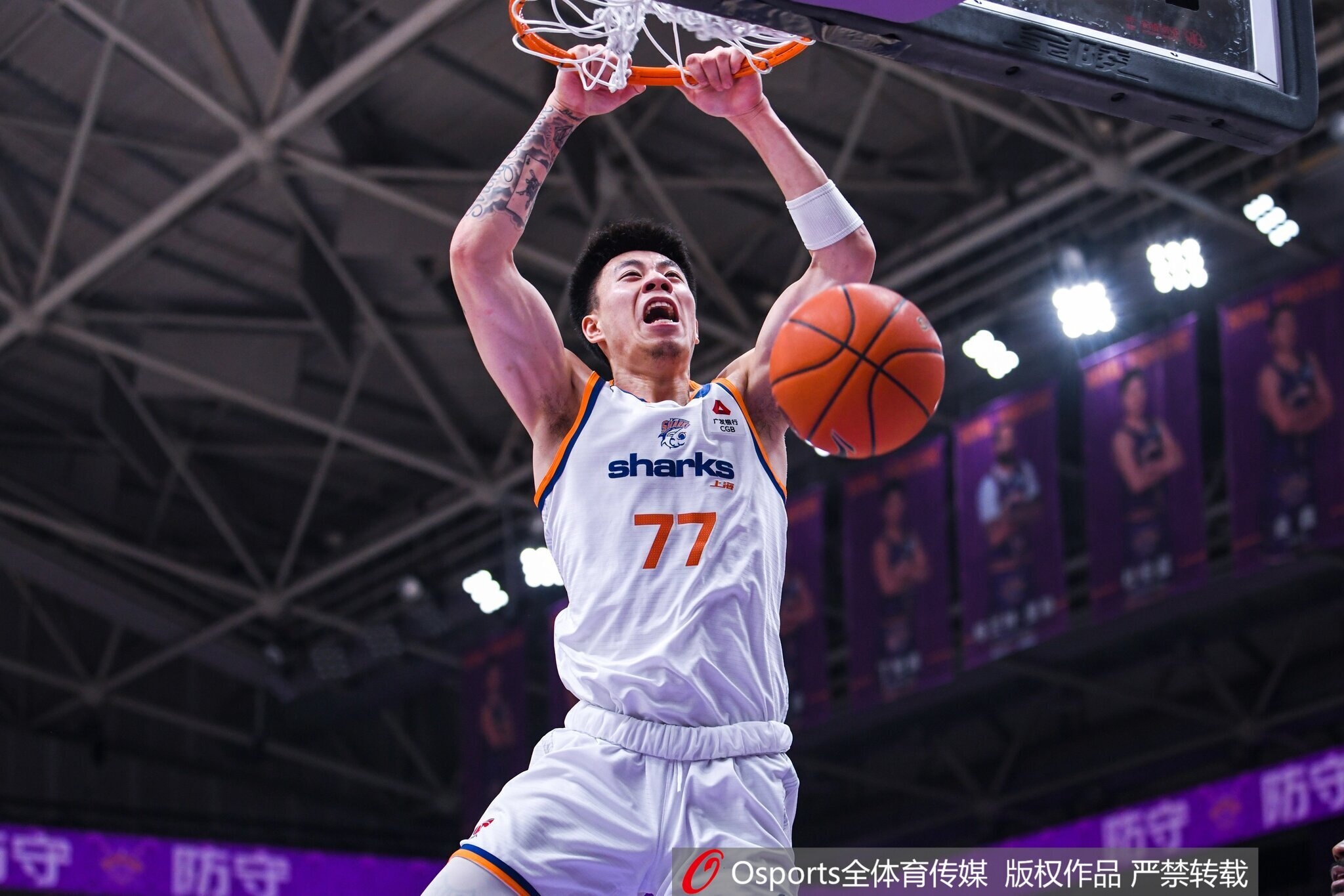 解说：张镇麟和弗格在攻防两端都制造不少麻烦 上海还要再磨合