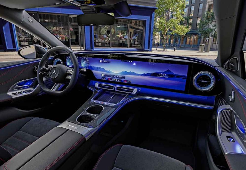 奔驰全新C级轿车纯电版相当吸引人！搭载800V高压平台，双电机四驱版综合功率36