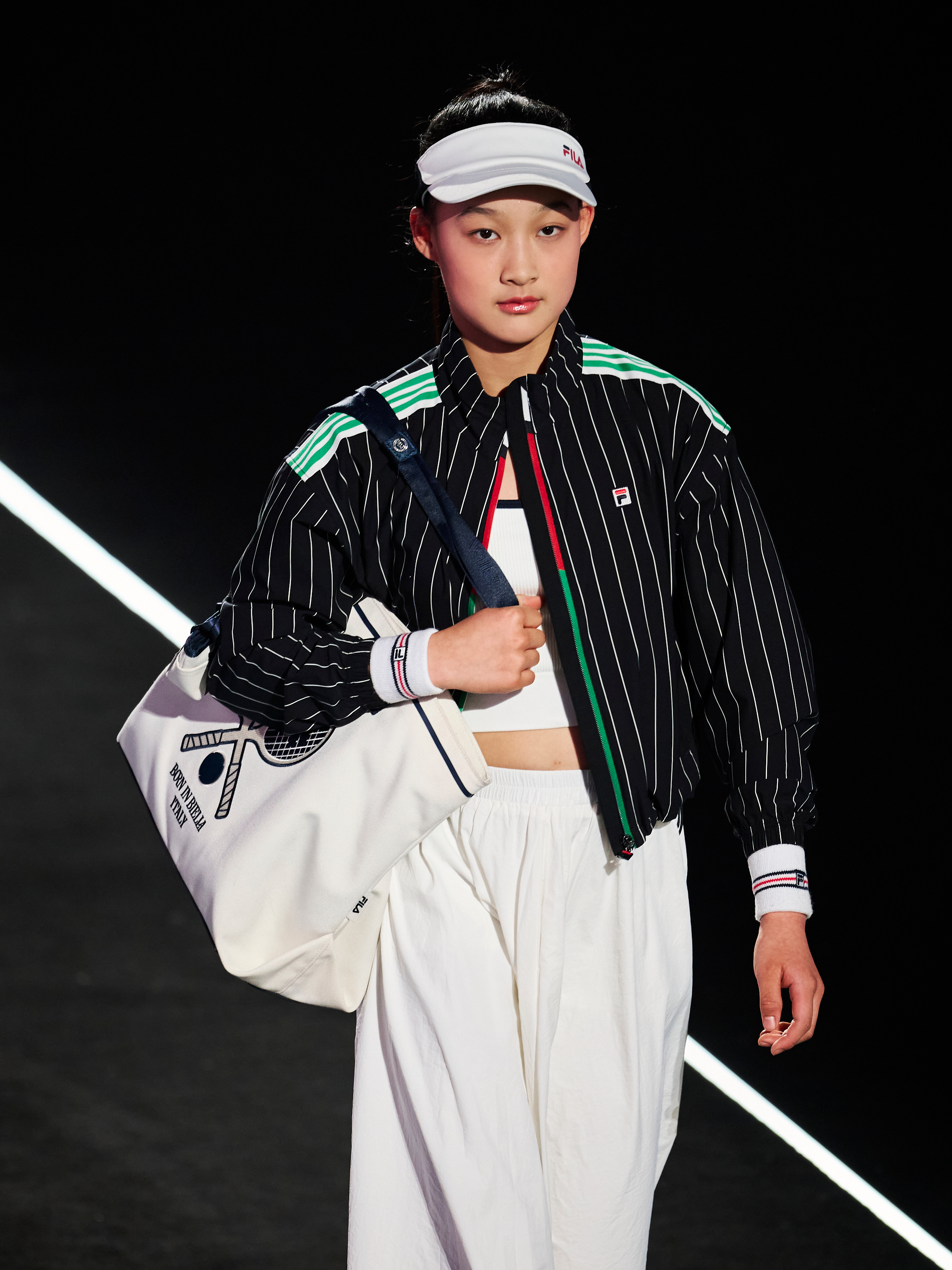 不知不觉间，王嘉懿和李彦儒已经出现在温网青少年U14及以下组比赛当中！关注一下。