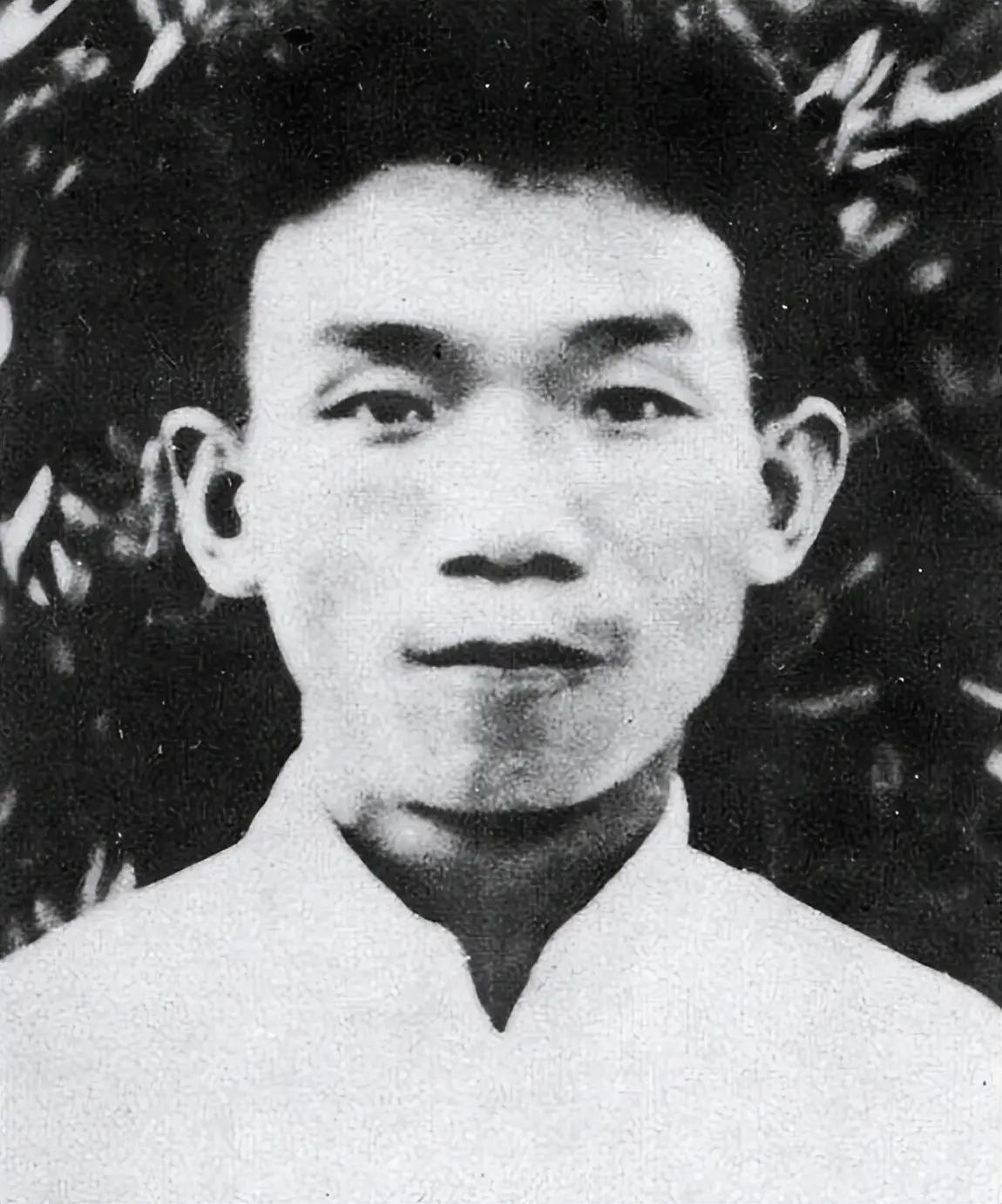 1949年9月，有人在苏门答腊的丛林里发现了一具中国男子的尸体，经过辨认后，确认