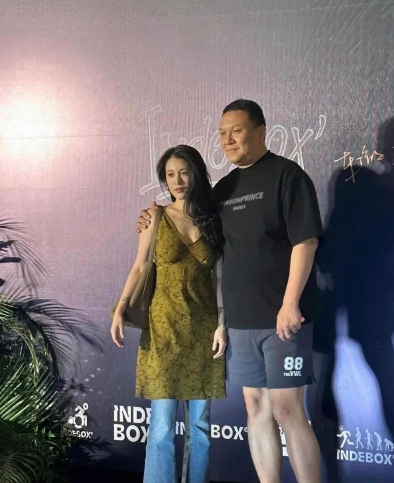 事实证明，头发放下来更好看 