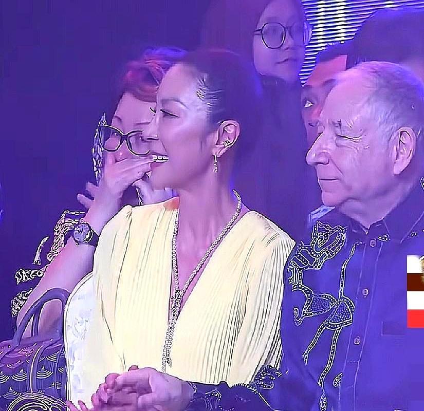 之前嫌让·托德有老年味的人，脸都被打肿了。
 
今年他满80岁，杨紫琼骗他说要赶