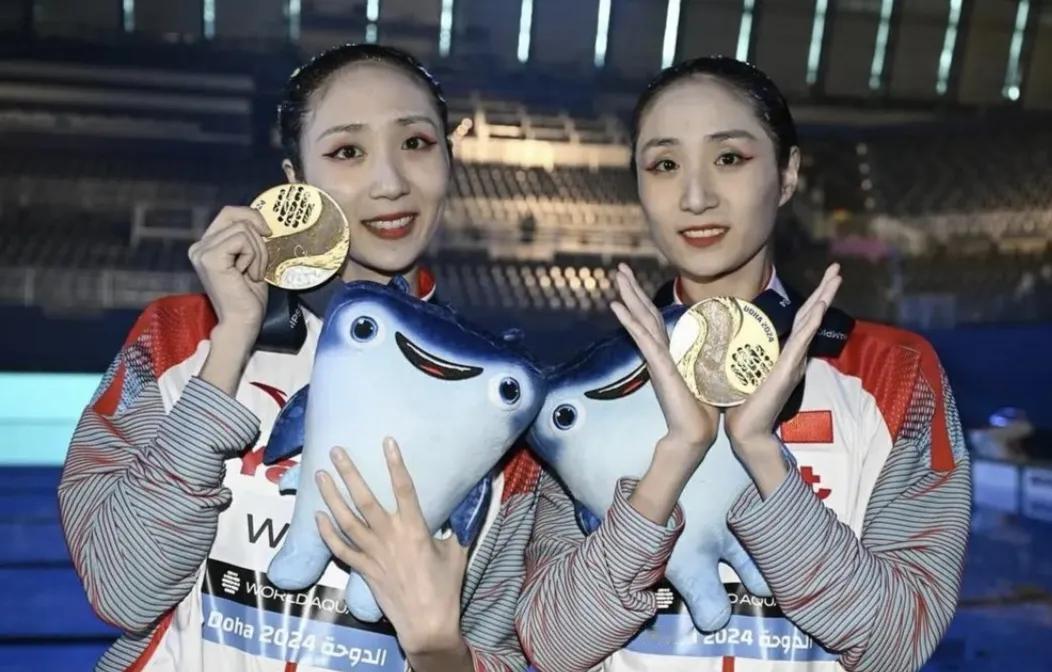 巴黎奥运会，颜值与实力并存的运动员:

1、第五位:张雨霏，游泳运动员。

2、