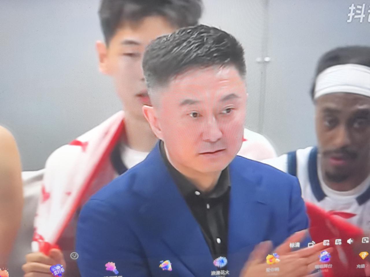 49:49，广东半场硬扛北汽队，不到季后赛真不知道广东队有多强！
从纸面实力看北