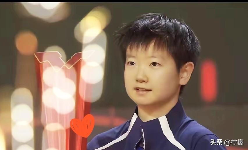 听了湾湾解说才更明白，
莎莎为什么能稳稳守住世界第一。她无论比赛输赢，每一场结束