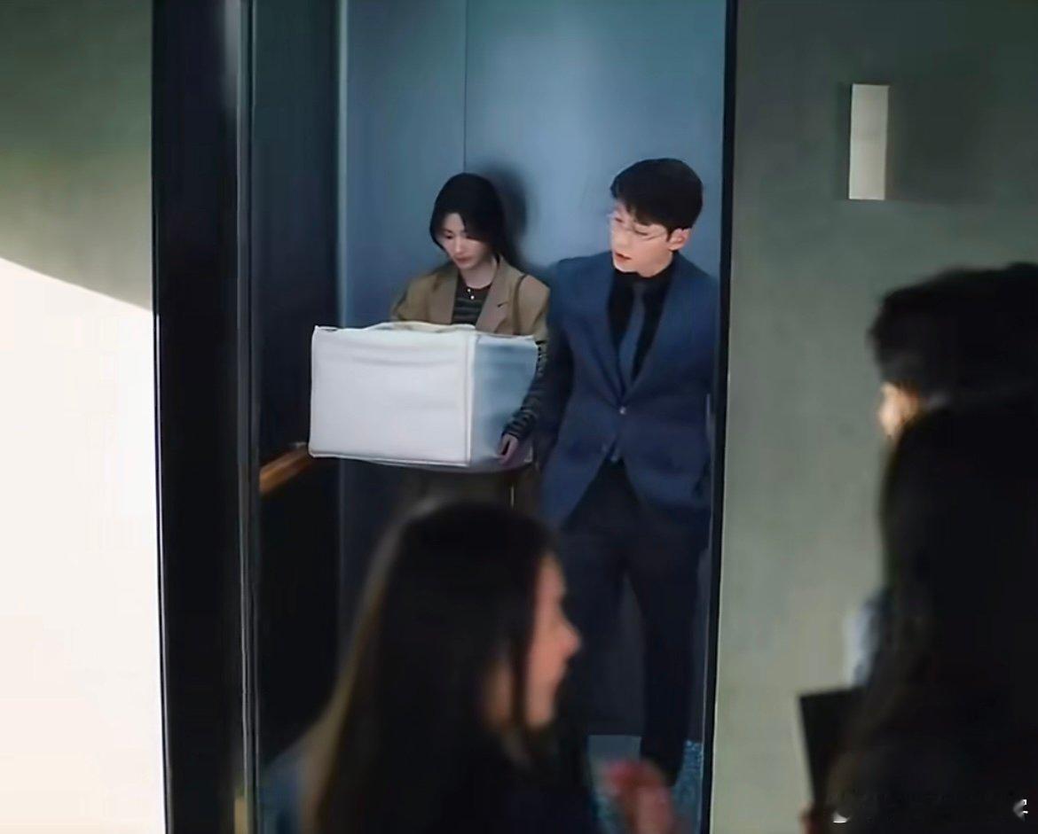 卢昱晓给轧戏名场面配BGM 卢昱晓手搓视频太会了！为《轧戏》不同名场面精准配 B