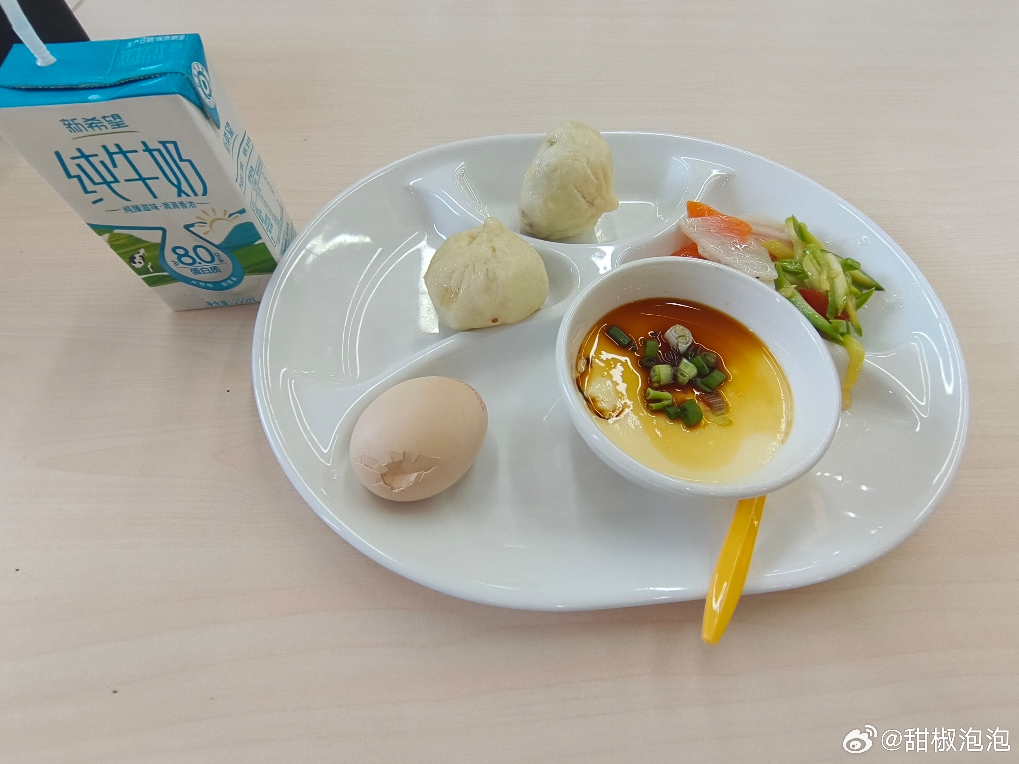 我10的早餐 图一 是不是比陈震吃得好点，但比不上科技新一？ 