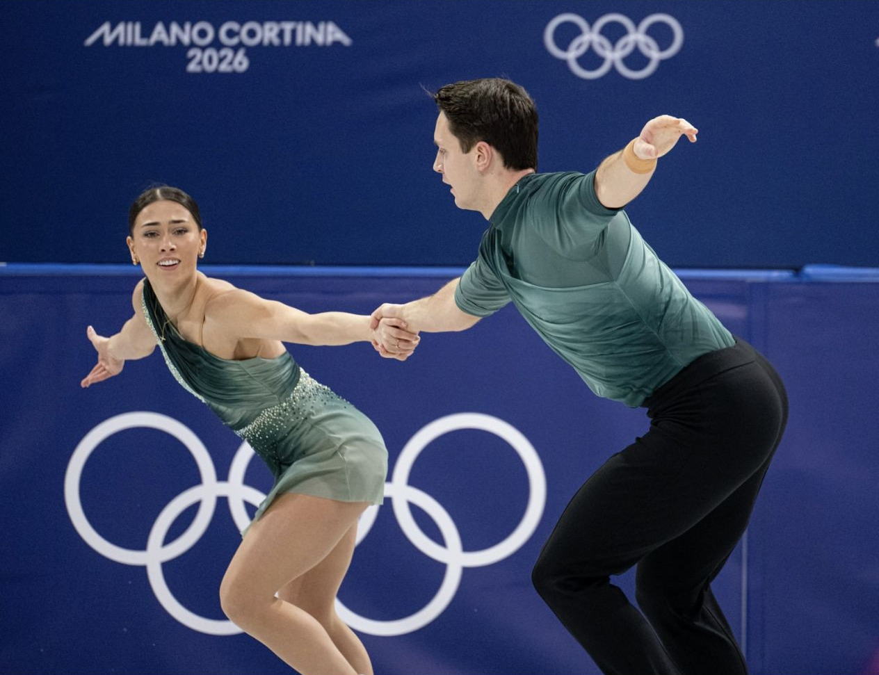 收集花样costume 英国双人滑组合Anastasia VAIPAN-LAW 