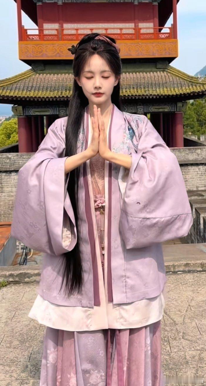 李一桐跳误闯天家咋这么美！！！！ 
