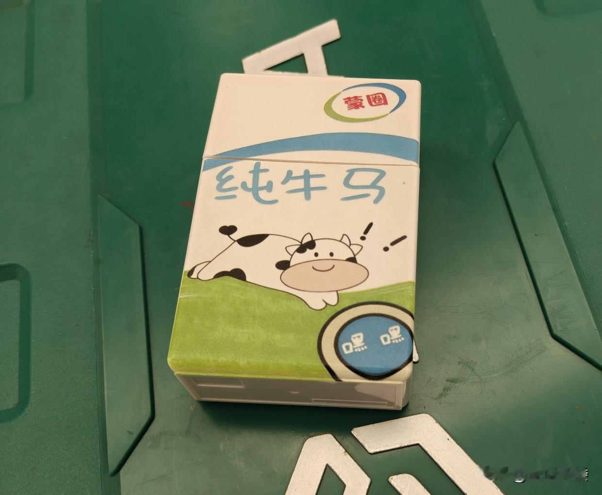 下班后，在大街上走着，看见很多年轻女人或者说可能还没有18岁的女孩，衣着暴露，在