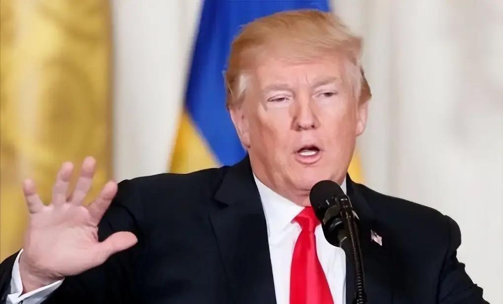 来自美国媒体26日报道，美国总统特朗普在其专机上接受媒体采访时表示，他不再给俄乌