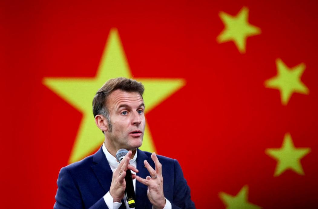 回去就变脸！马克龙威胁要学习美国向中国加征关税！

2025年12月7日，巴黎戴