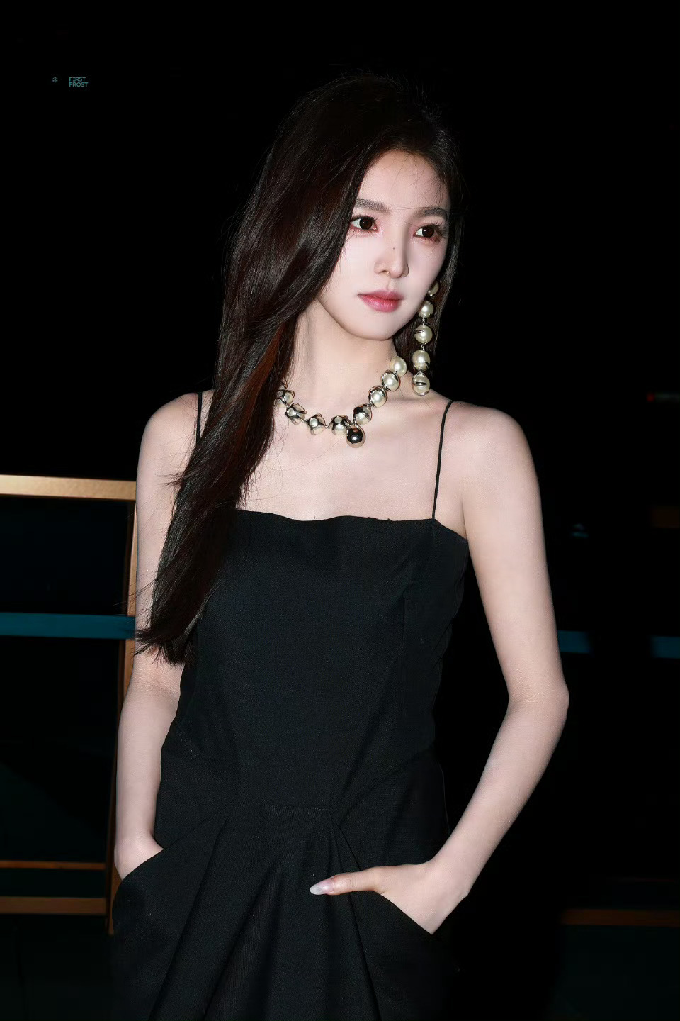 章若楠这张脸杀疯了章若楠这张脸可塑很高    可甜美可权威衣服平平    但五官