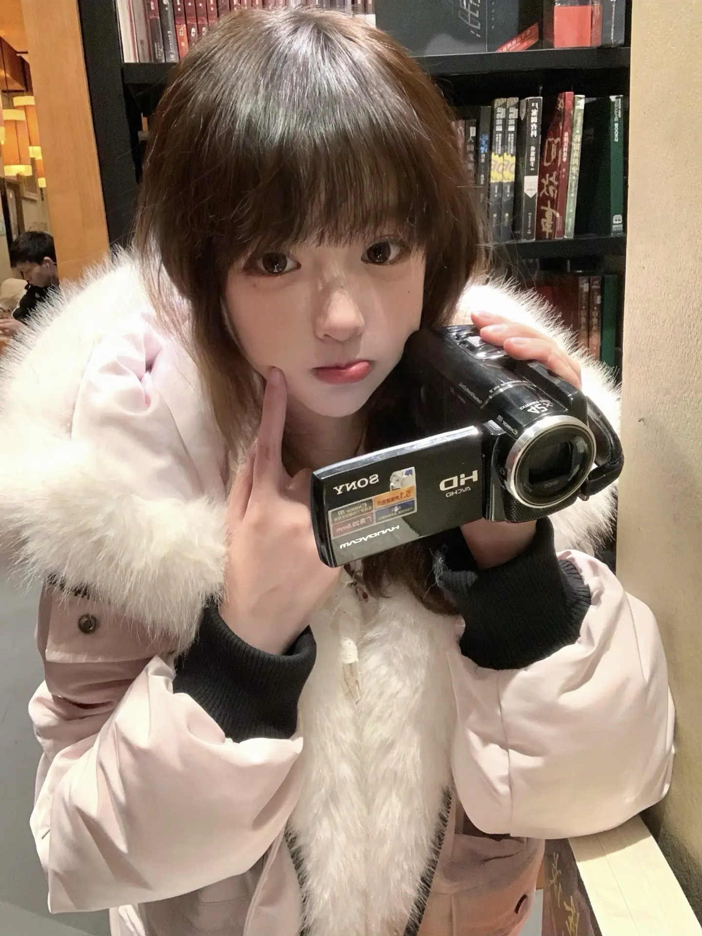 明天要过得更加开心！🧩(●°u°●) 」