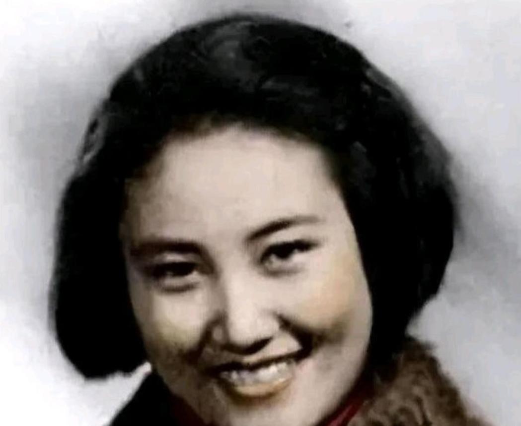 1975年4月4日，一名女犯被执行枪决，临行前，她被用手术刀割断了喉管，为的是，