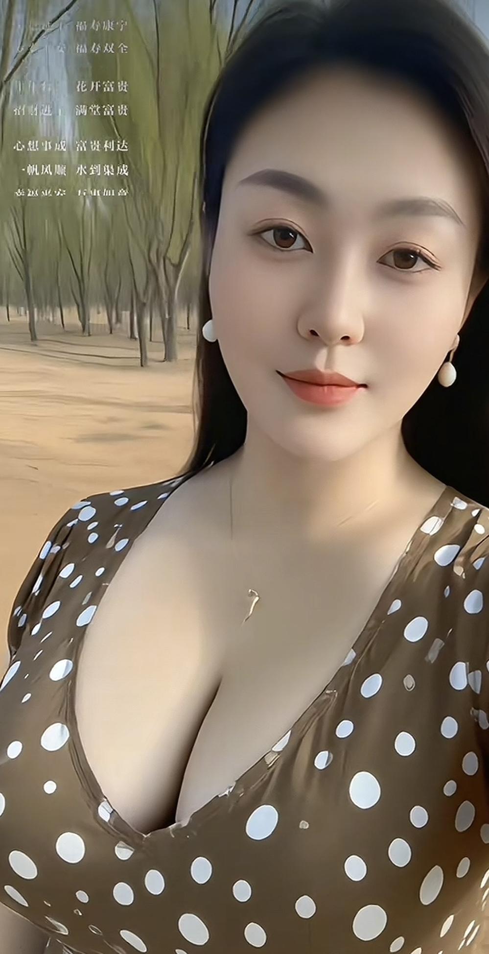 ：一份情缘，不管是红尘相守，还是相忘于江湖，经年之后，剩下的只是宽容与感动。
