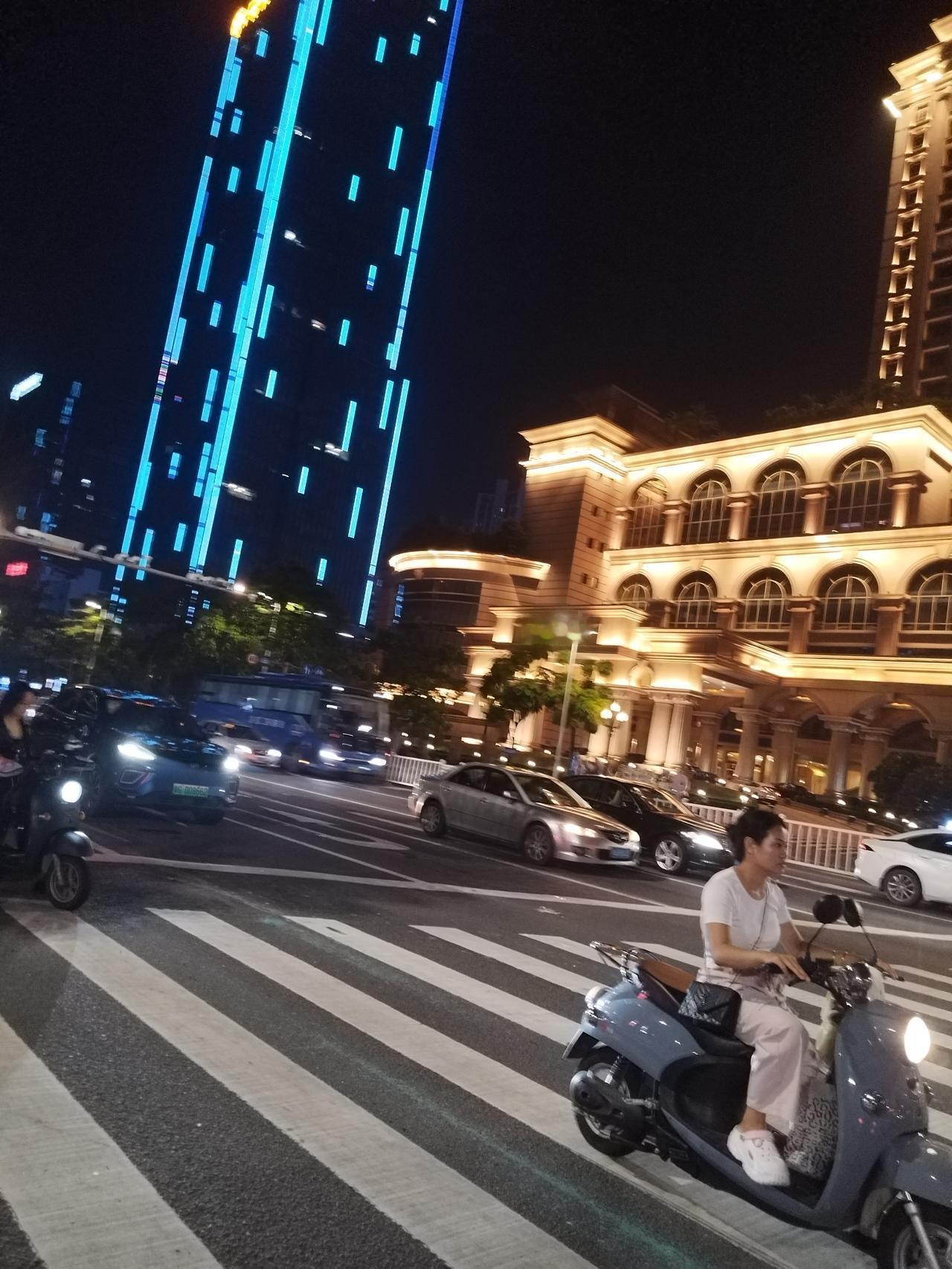 晒一张旅途风景照