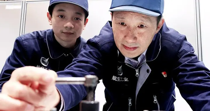 蓝天工匠 | 一名技能大师的成长轨迹