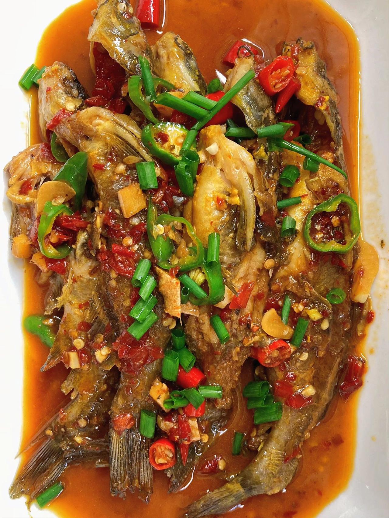 不骗你，真的超下饭，红烧黄丫头

有小伙伴跟我一样爱吃黄丫头的嘛！这种鱼肉质鲜嫩