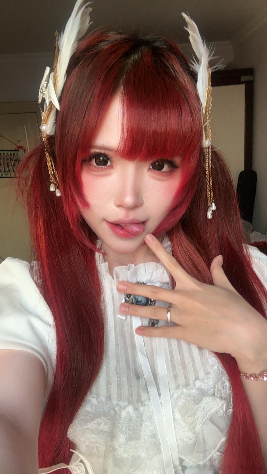 初冬天使就该有新的温柔样子，所以今天是新裙子～我：“我有三副翅膀” ：“那你说你