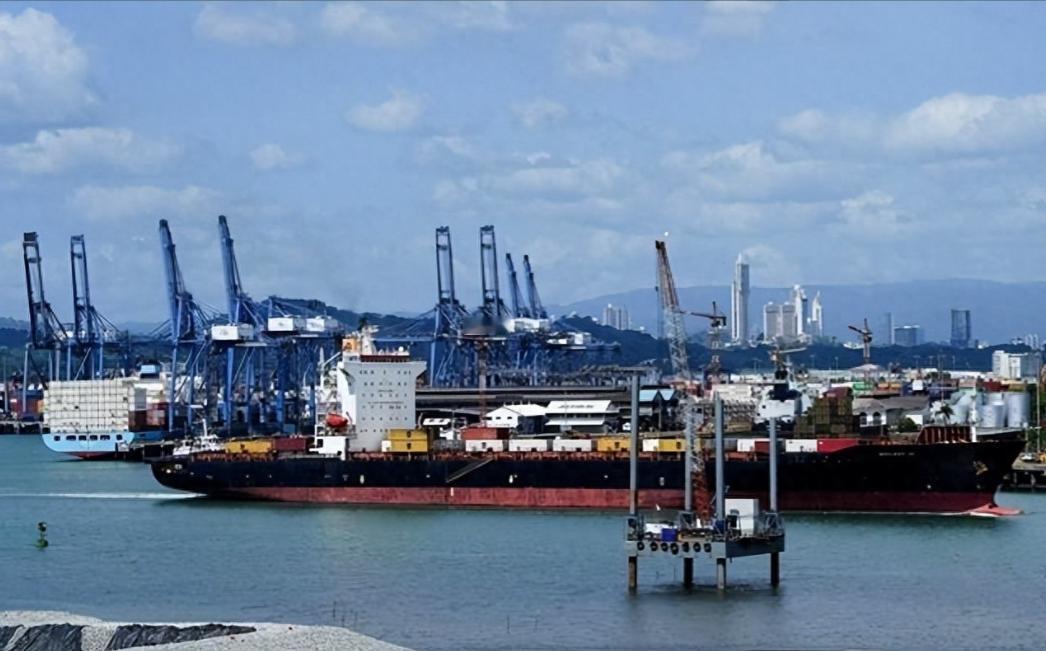 在中国强硬的表态与反制下，巴拿马终于承受不住 “代价” 了，巴拿马总统穆利诺一改