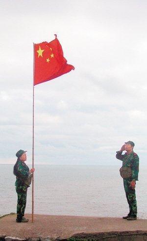 守岛夫妇指的是王继才、王仕花夫妇。1986年7月，王继才受组织派遣，到黄海前哨开