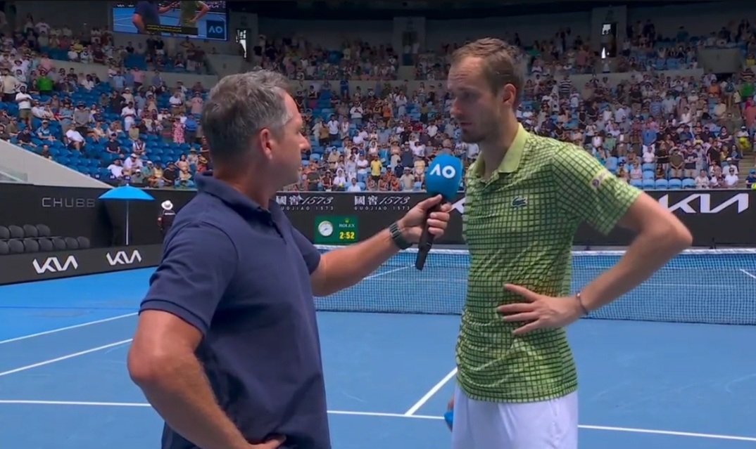 梅德韦杰夫终结大满贯四连败 梅总赛后采访真的是幽默风趣，他提到了上个赛季自己的的