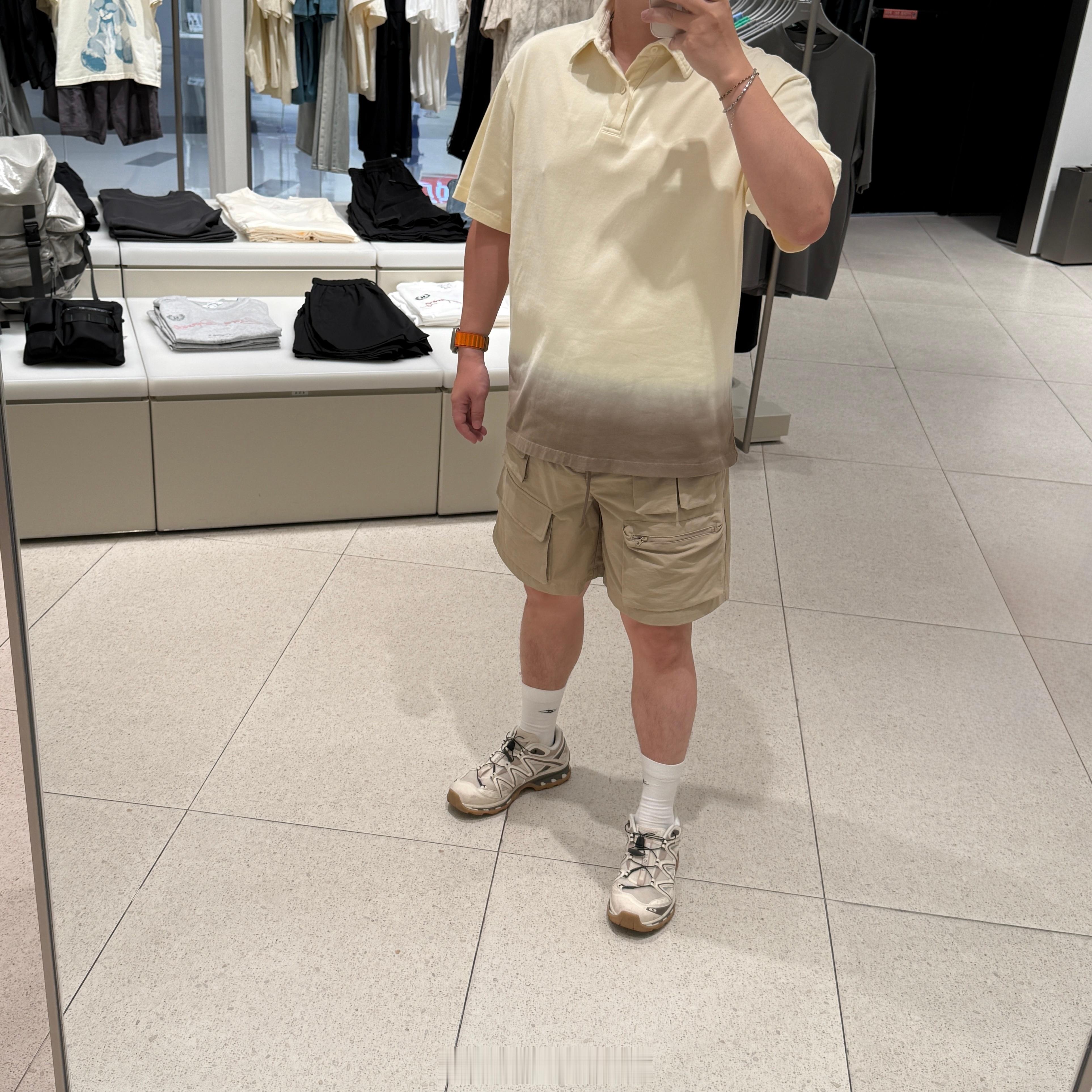 五一出门逛个街，试了几件衣服，你们说哪个好看点？（若不喜请勿喷[泪][泪][泪]
