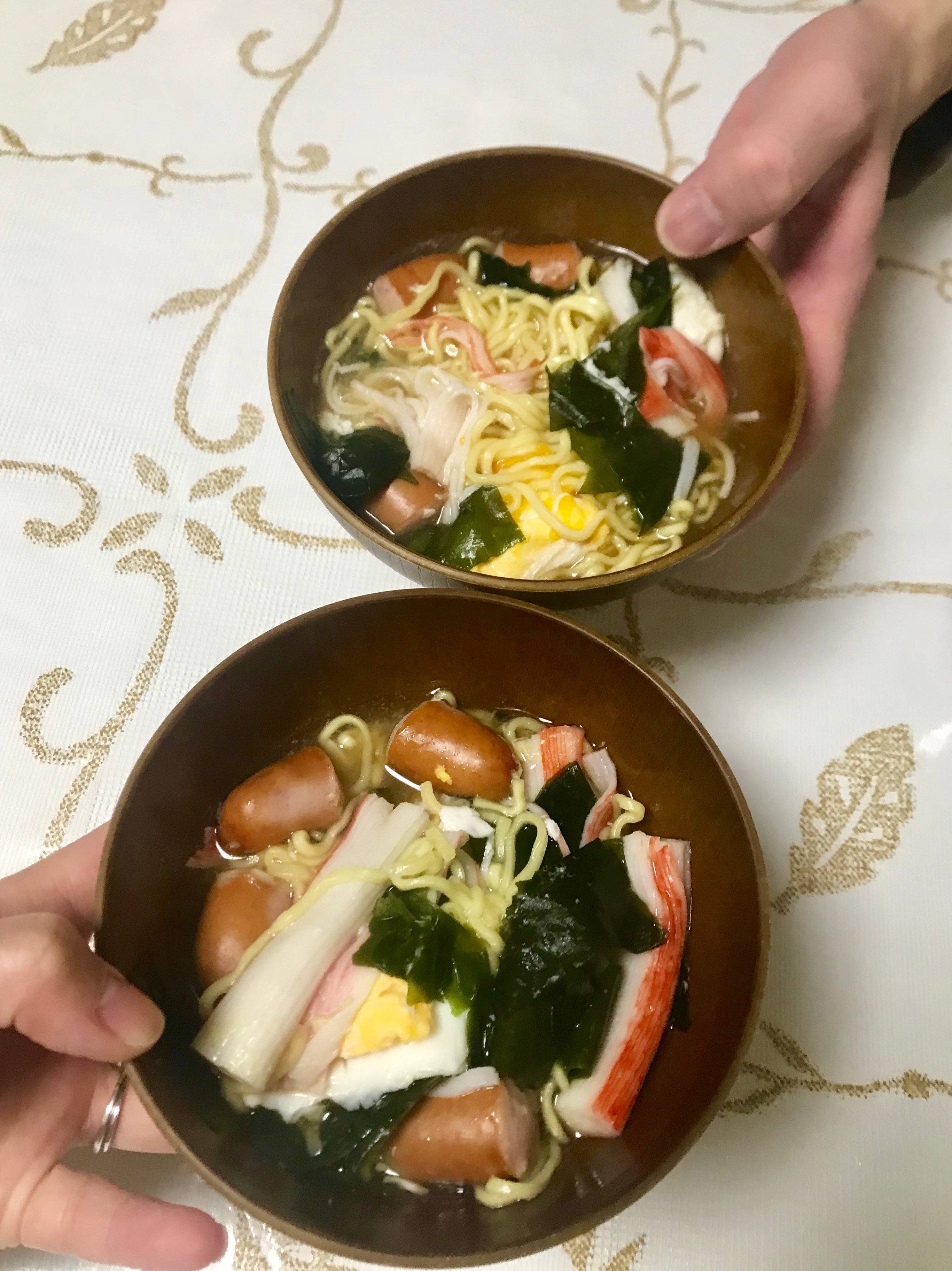 【搬运】2019年01月11日我家餐桌今天很想吃辛拉面🍜下班去买食材回家煮起来