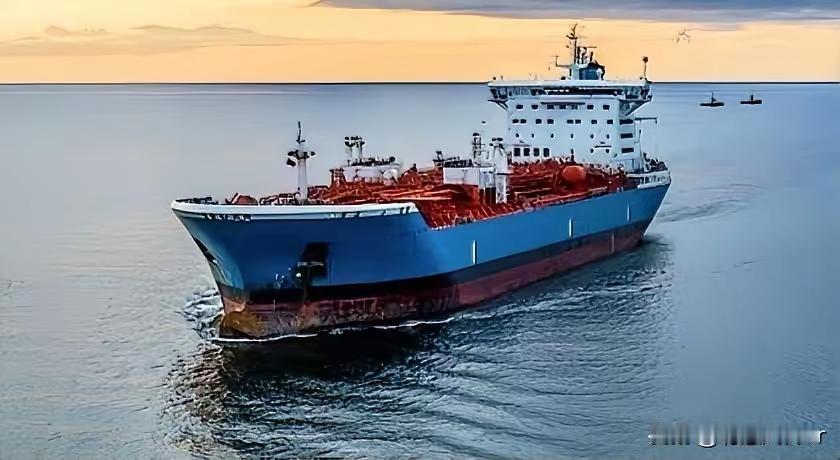 美国正式“摊牌”，其武装部队欧洲司令部宣布，已在北大西洋扣押“贝拉1”号油轮，理