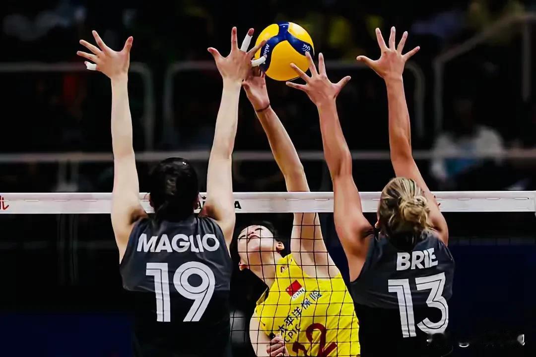 22-25、25-20、23-25、22-25，中国女排1-3不敌加拿大女排，目