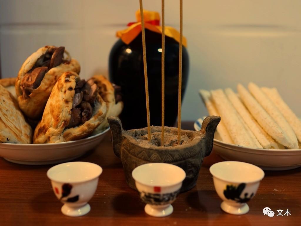 酒在祭祀中的象征意义——这就是中国上古祭祀酒礼最核心、最本源的象征
 
一、古人