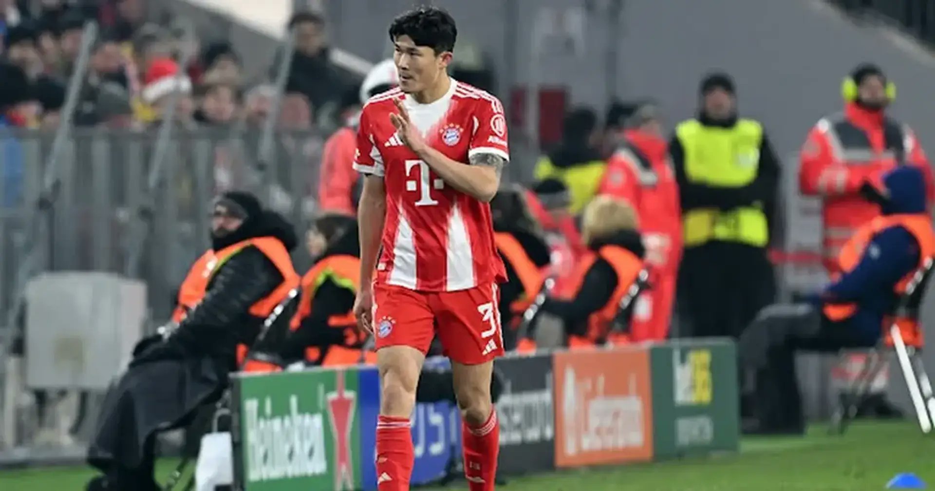 金玟哉昨天对阵圣吉罗斯联合的比赛中被罚下场，他当时非常震惊和沮丧。他被听到对边裁