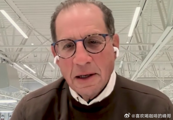 近日勇士球星德雷蒙德·格林和现活塞副总裁&前著名经纪人Arn Tellem（代理