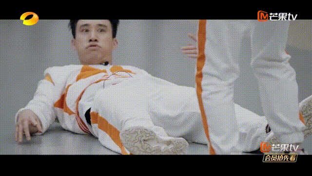 这招我只在拳皇97里见过 ​​​