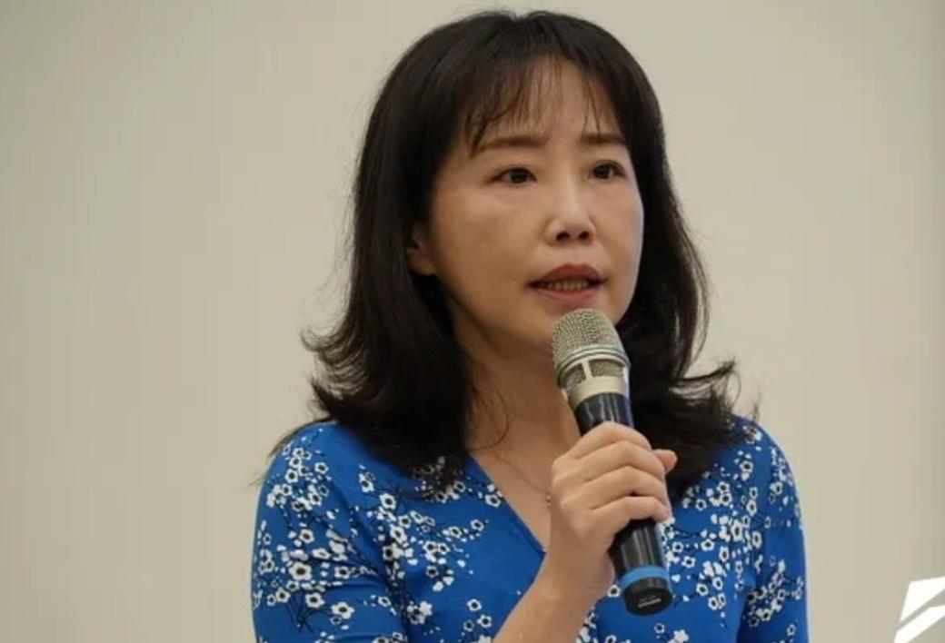 这就对了嘛！在郑丽文回应赖清德窜访失败后，尹乃菁也对前一天的表态进行了修正！这次