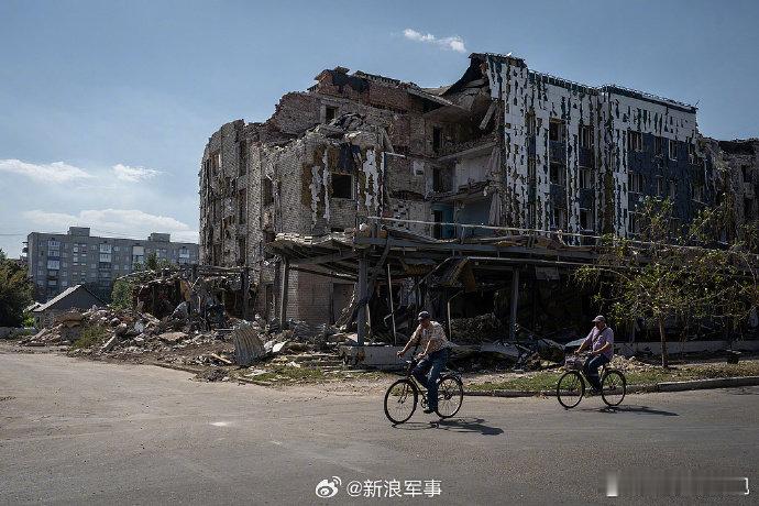 #乌军官称在乌东一地已无力抗俄#【乌军：在波克罗夫斯克已“无力抵抗”俄军】 据参